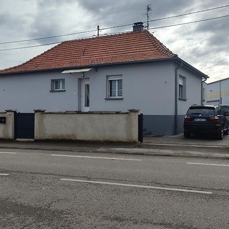 Bel Appartement F2 Entierement Renove Selestat Exterior photo
